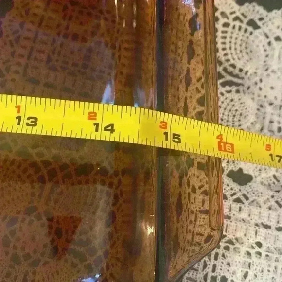 1980s Vintage Set of 2 Anchor
Hocking Amber Casserole Dishes in Baskets - Picture 15 of 16